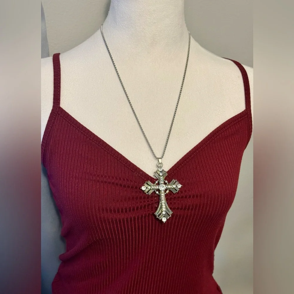 Vintage Style Statement Silver Tone Cross Pendant Necklace - Picture 7 of 8